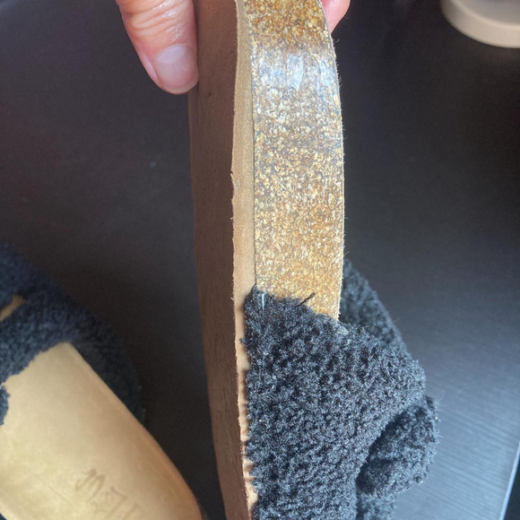 sandals - Picture 4 of 7